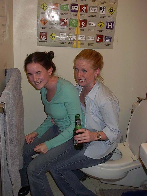 amysshitting.jpg